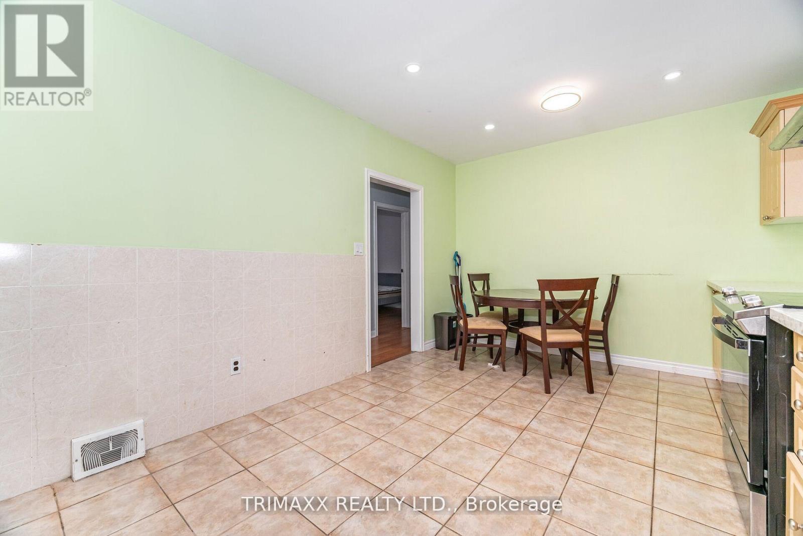 60 PARKDALE DRIVE - 13