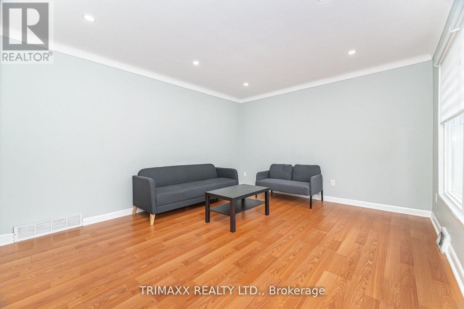 60 PARKDALE DRIVE - 5