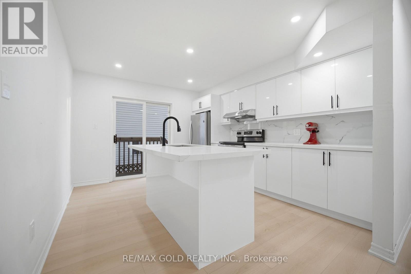 46 CASHEL CRESCENT - 11