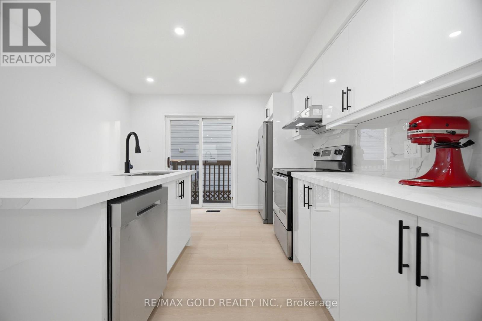 46 CASHEL CRESCENT - 13
