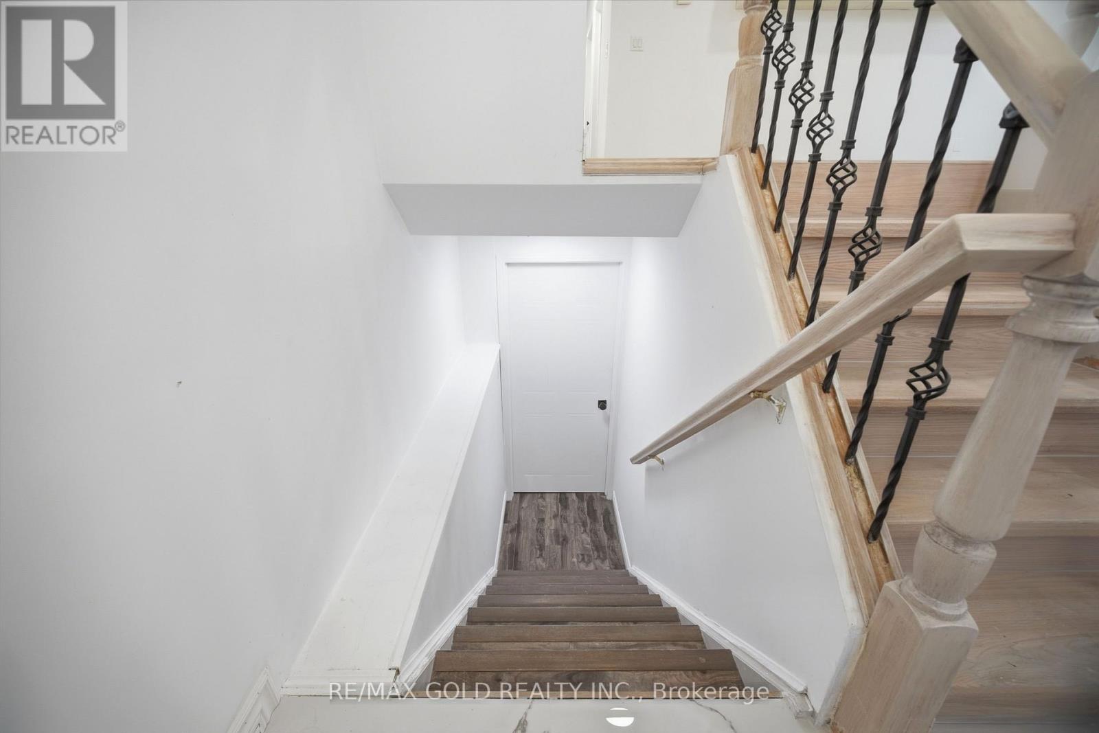 46 CASHEL CRESCENT - 27