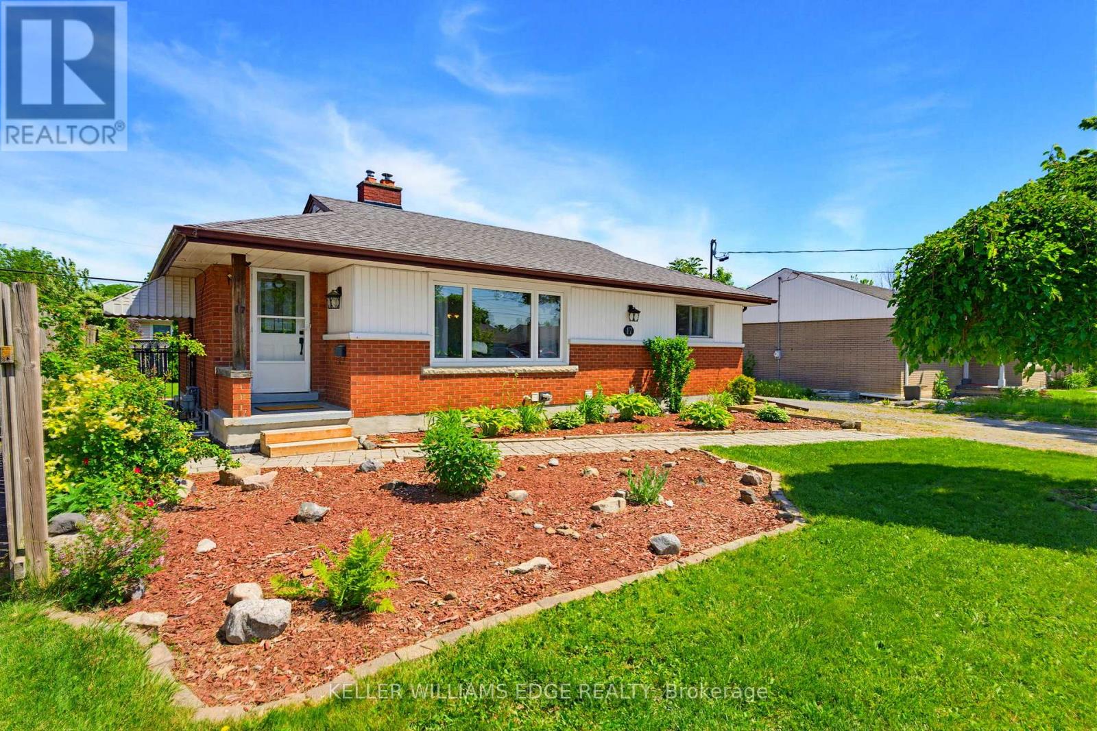 17 BROADMORE AVENUE - 1