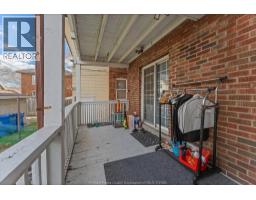 Foyer - 72-74 Hanna Street East, Windsor, ON N8X2M9 Photo 13