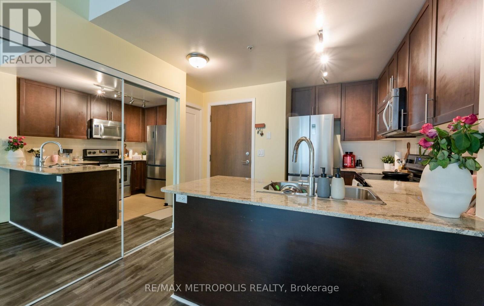 #1004 3985 GRAND PARK DRIVE - 13