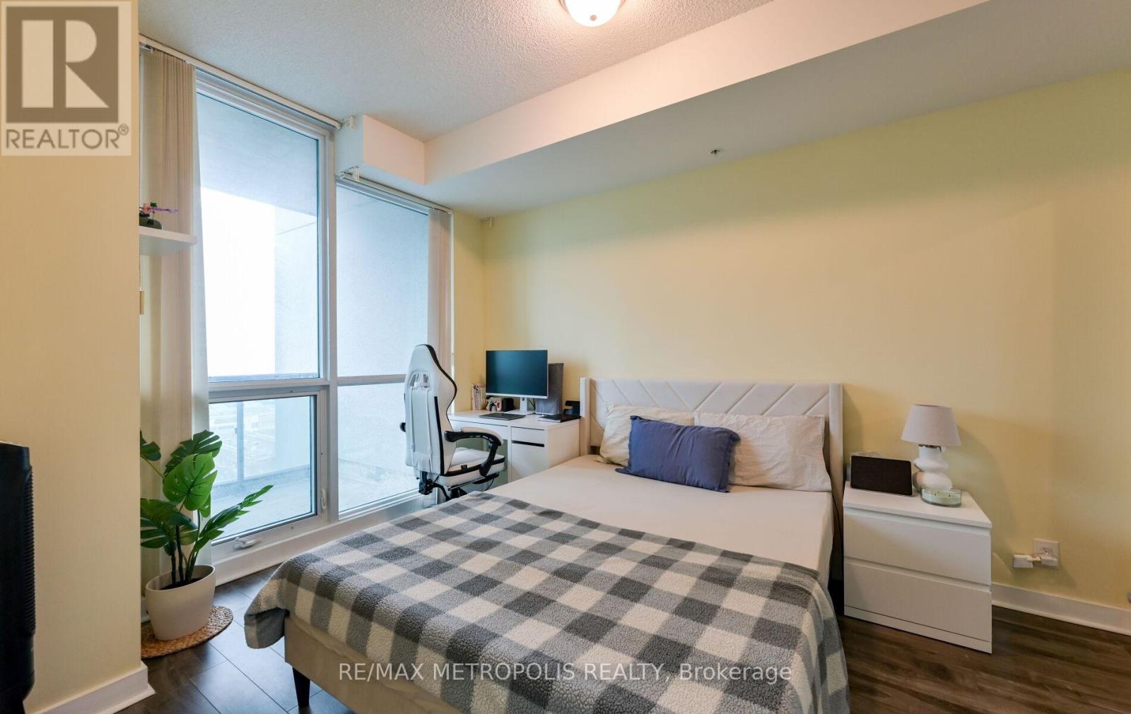 #1004 3985 GRAND PARK DRIVE - 19