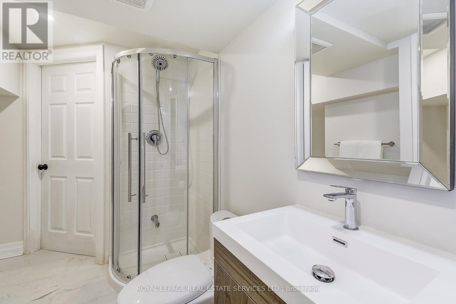 351 STRATHCONA DRIVE - 32