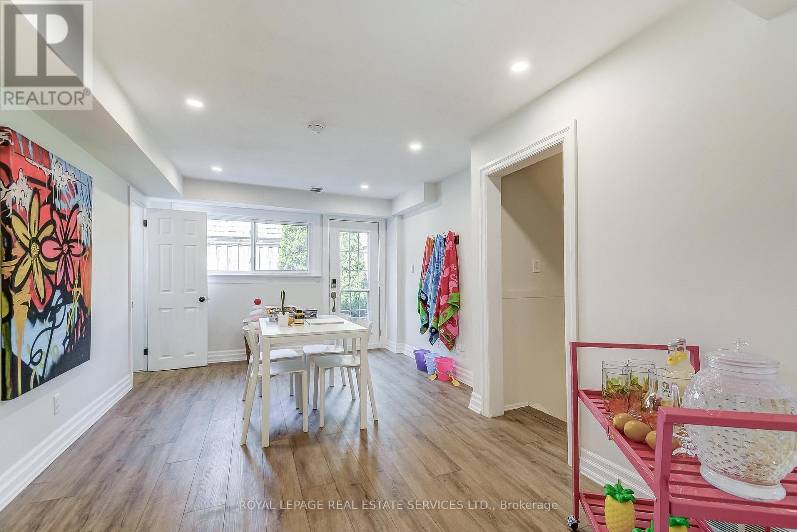 351 STRATHCONA DRIVE - 33