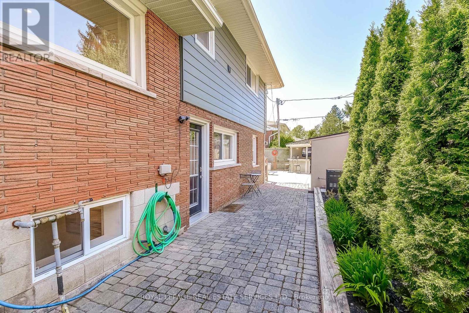 351 STRATHCONA DRIVE - 37