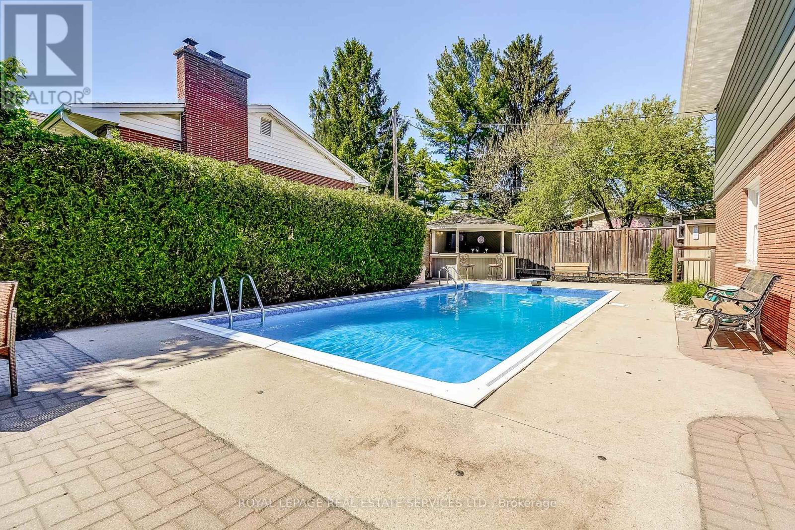 351 STRATHCONA DRIVE - 41