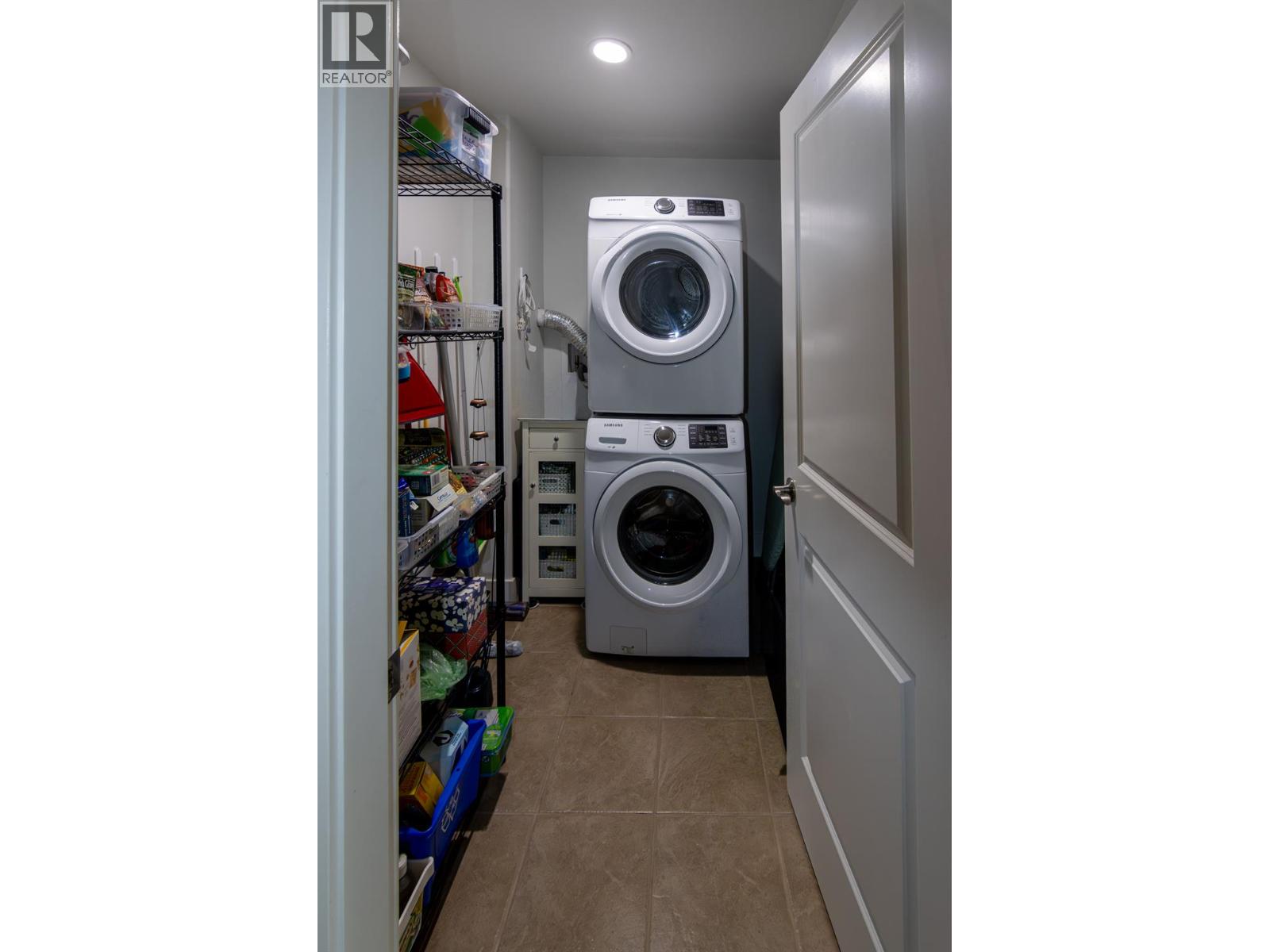 402 330 4 Avenue Southeast, Salmon Arm