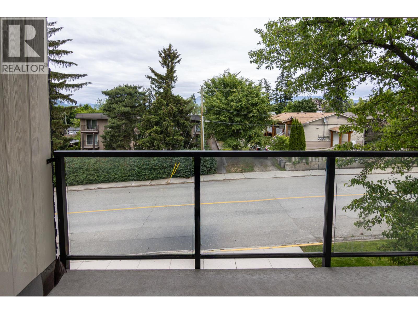402 330 4 Avenue Southeast, Salmon Arm