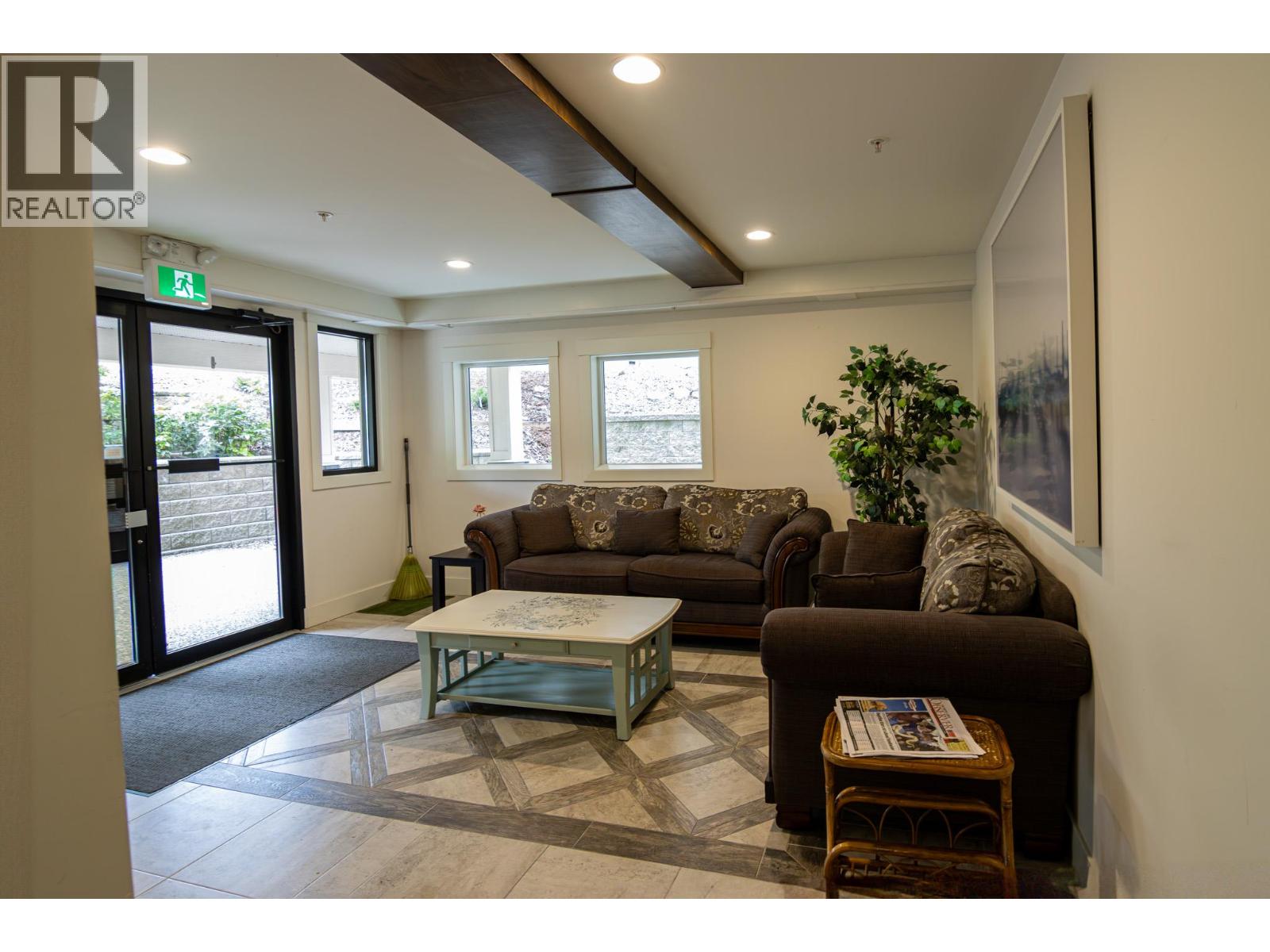 402 330 4 Avenue Southeast, Salmon Arm
