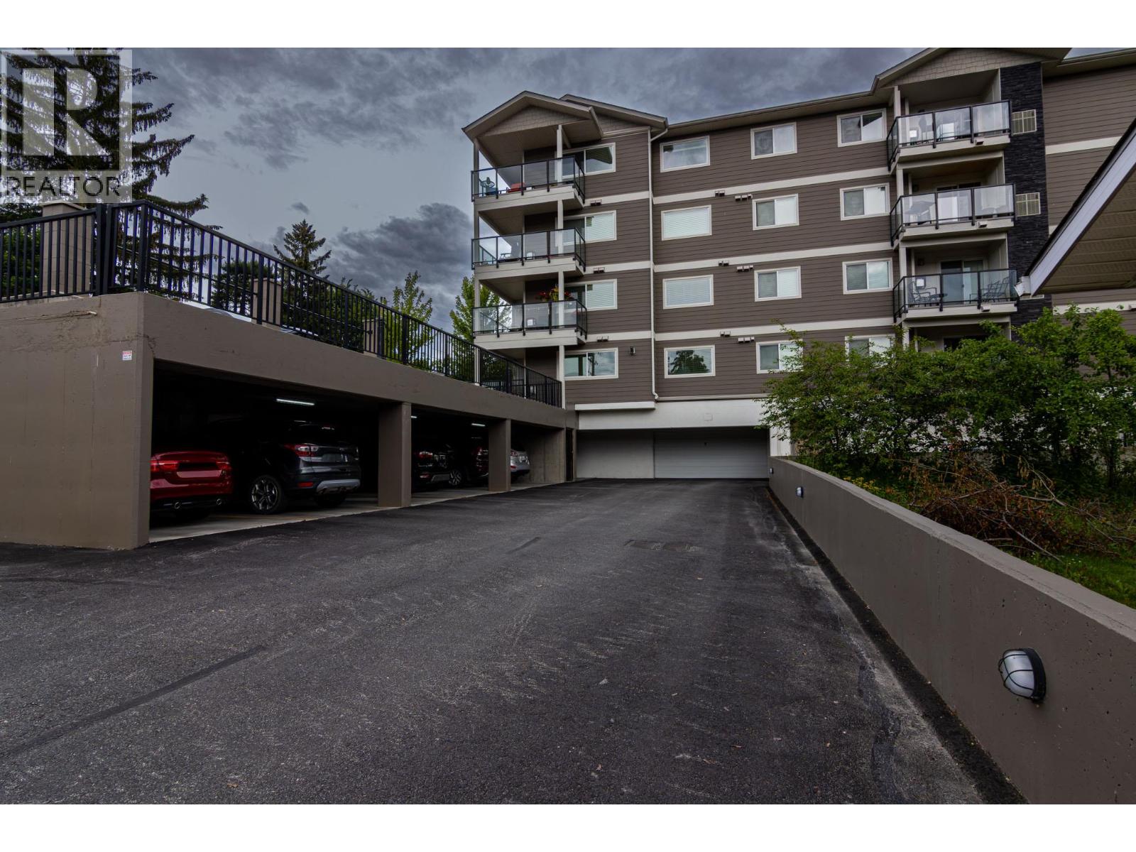 402 330 4 Avenue Southeast, Salmon Arm