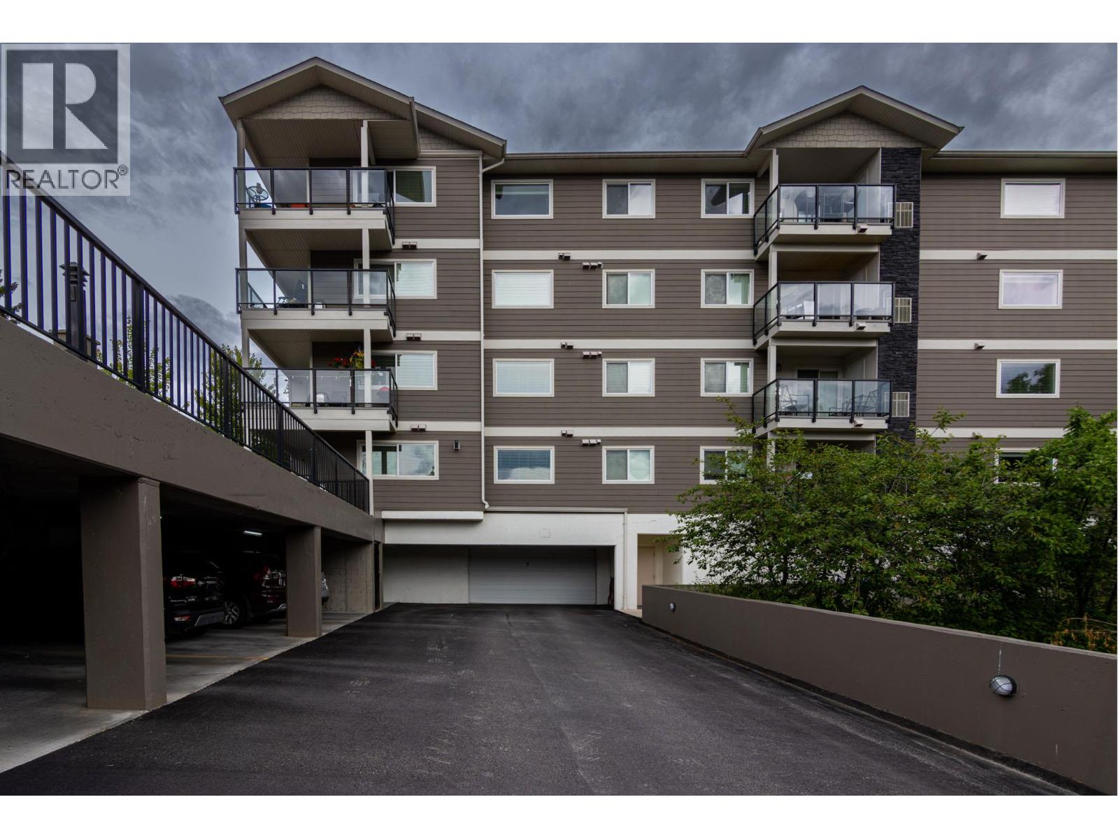 402 330 4 Avenue Southeast, Salmon Arm