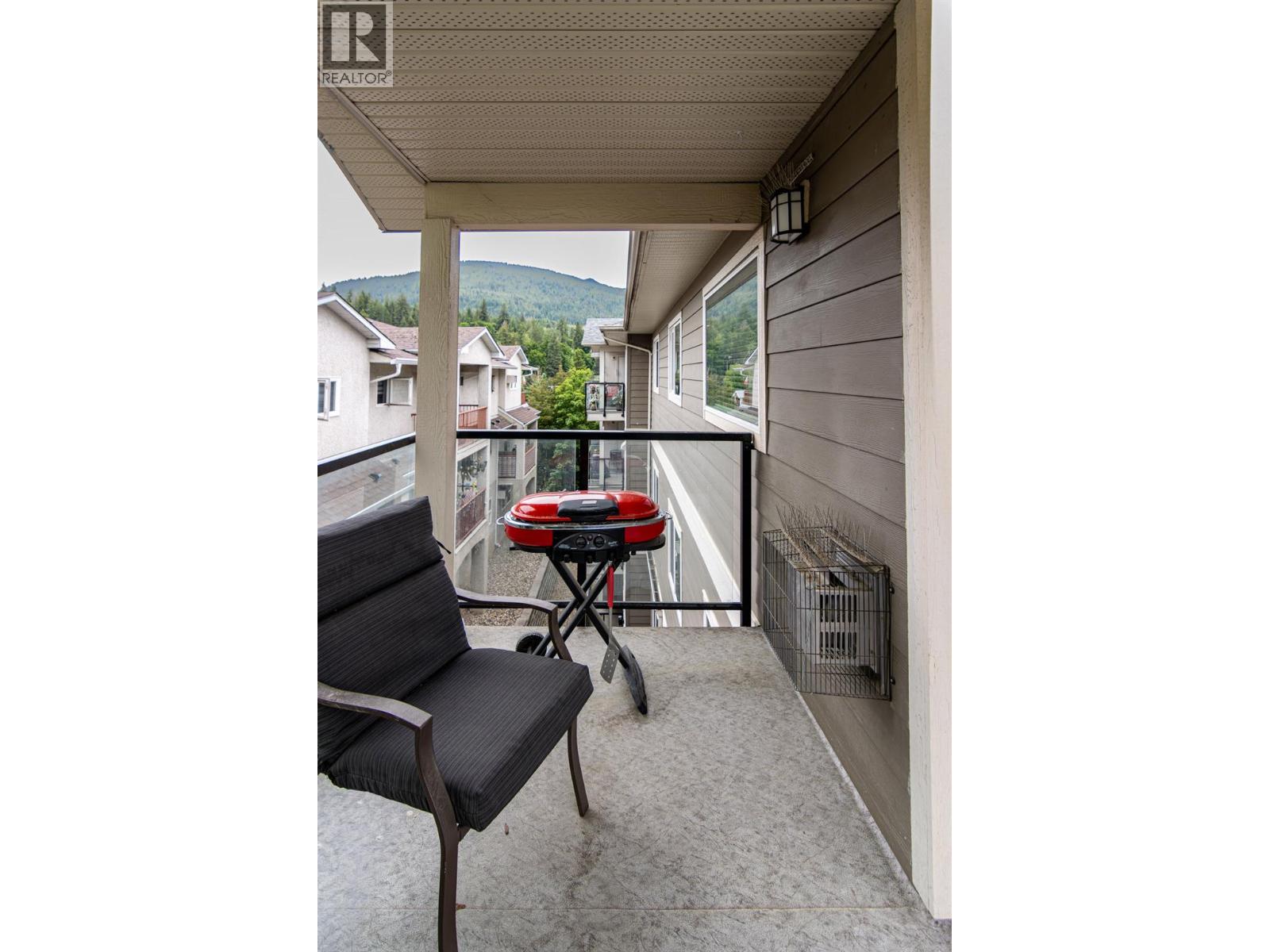402 330 4 Avenue Southeast, Salmon Arm