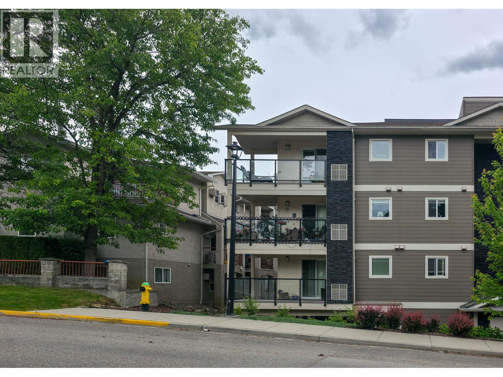 402 330 4 Avenue Southeast, Salmon Arm