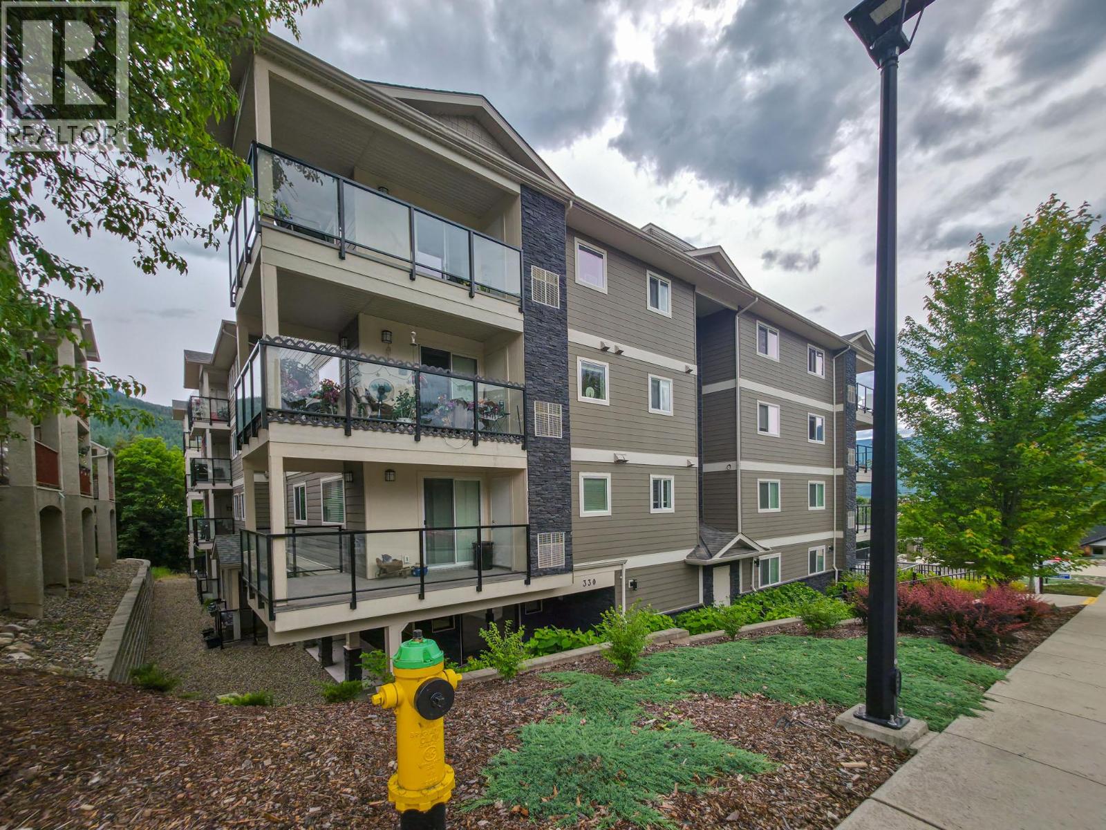 402 330 4 Avenue Southeast, Salmon Arm