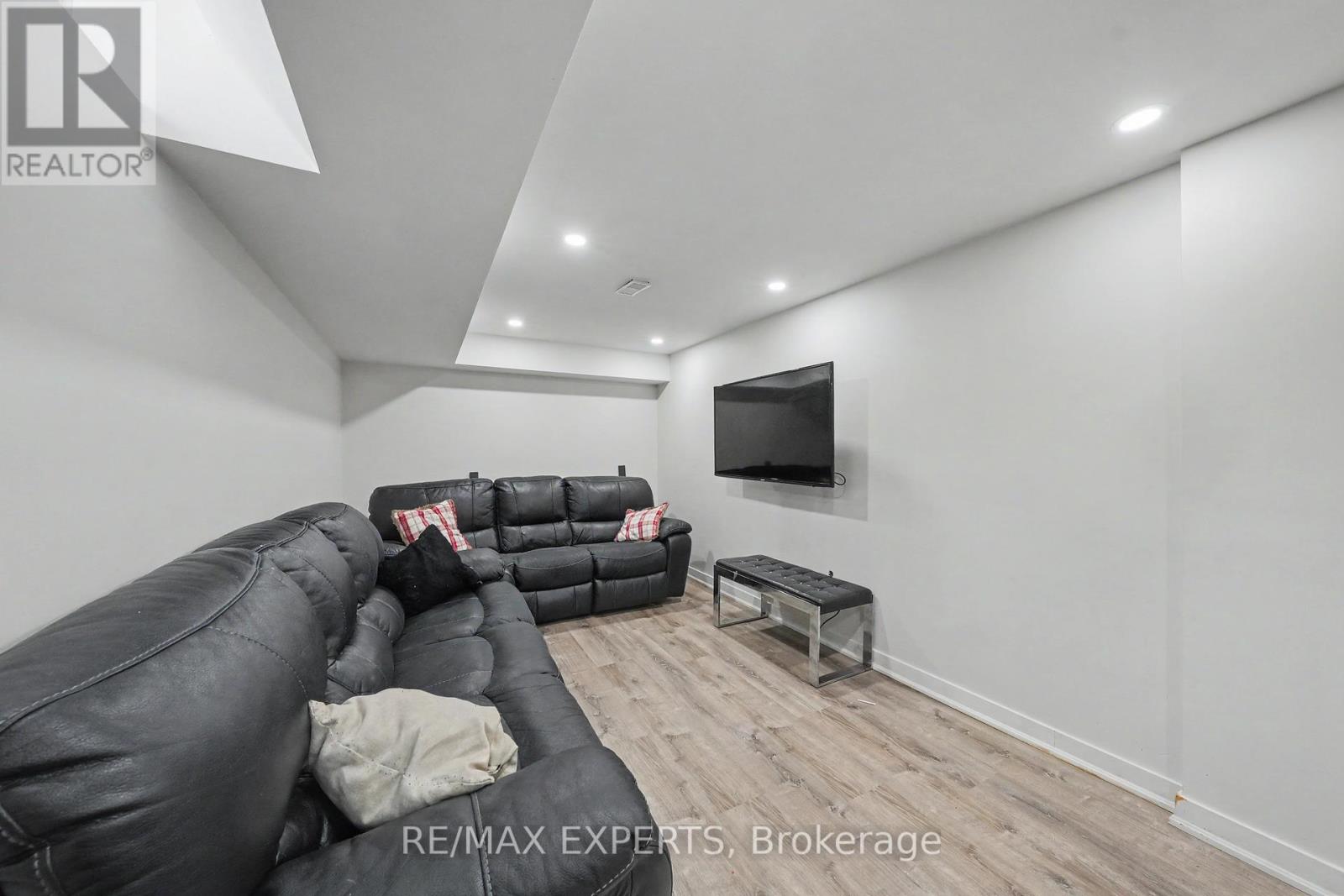 40 WATERBURY STREET - 28