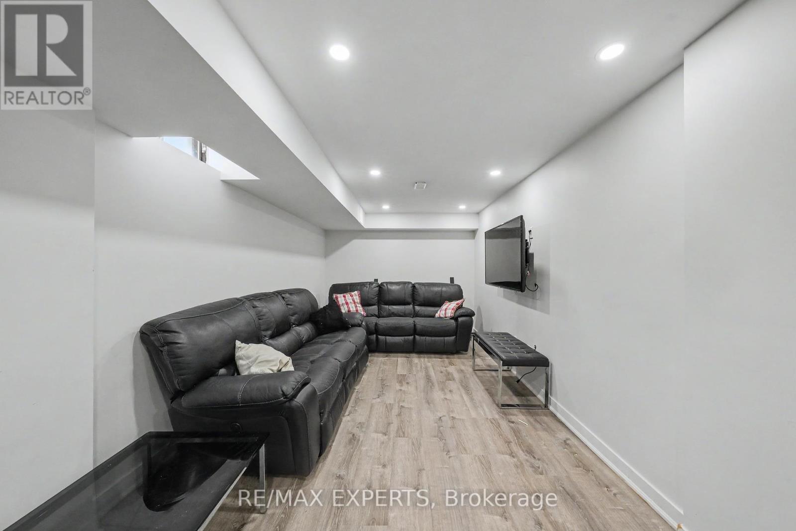 40 WATERBURY STREET - 27