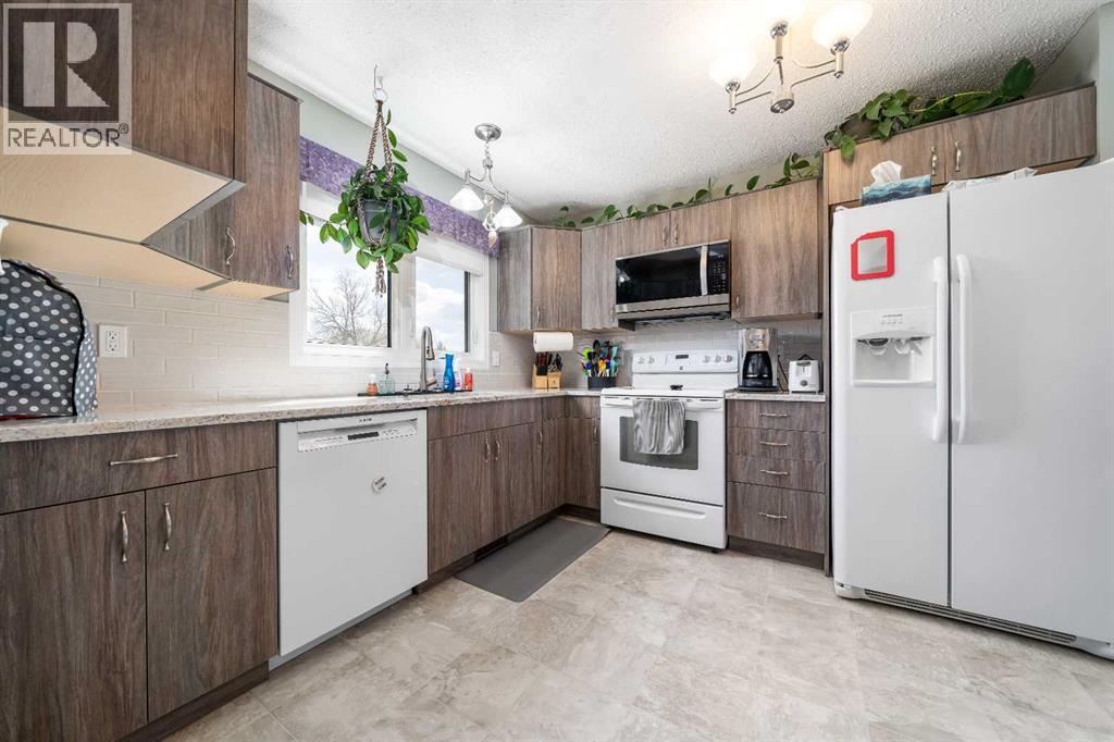 10 Rossmere Place SE - 7