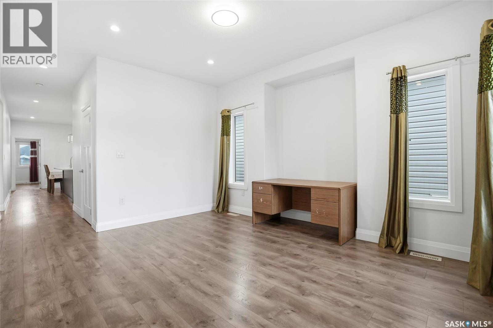 434 Mcarthur CRESCENT - 4