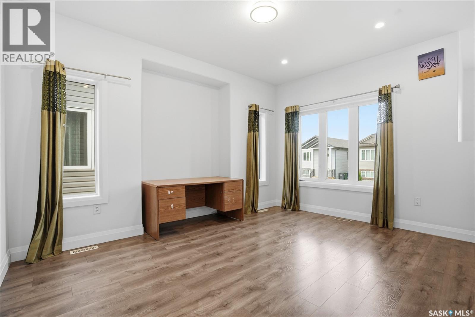 434 Mcarthur CRESCENT - 7
