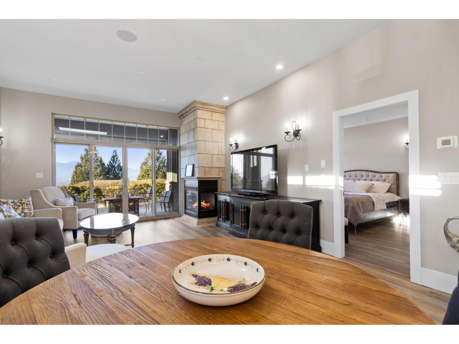 104 51096 FALLS COURT, Eastern Hillsides, Chilliwack
