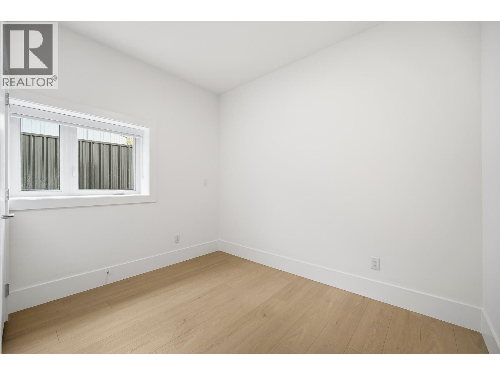 2 6139 ASHWORTH AVENUE, Burnaby