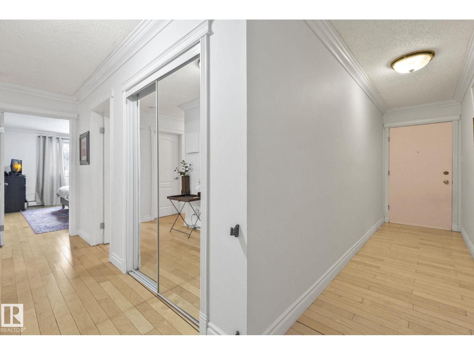 #303 10165 113 ST NW - 3