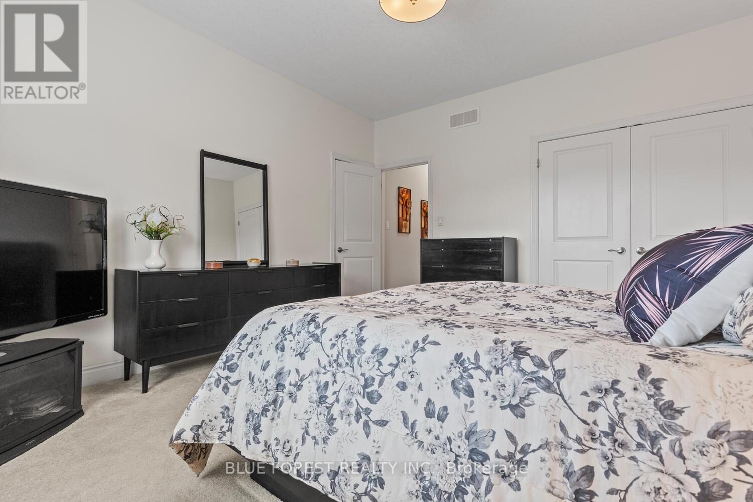 #4 2615 COLONEL TALBOT ROAD - 20