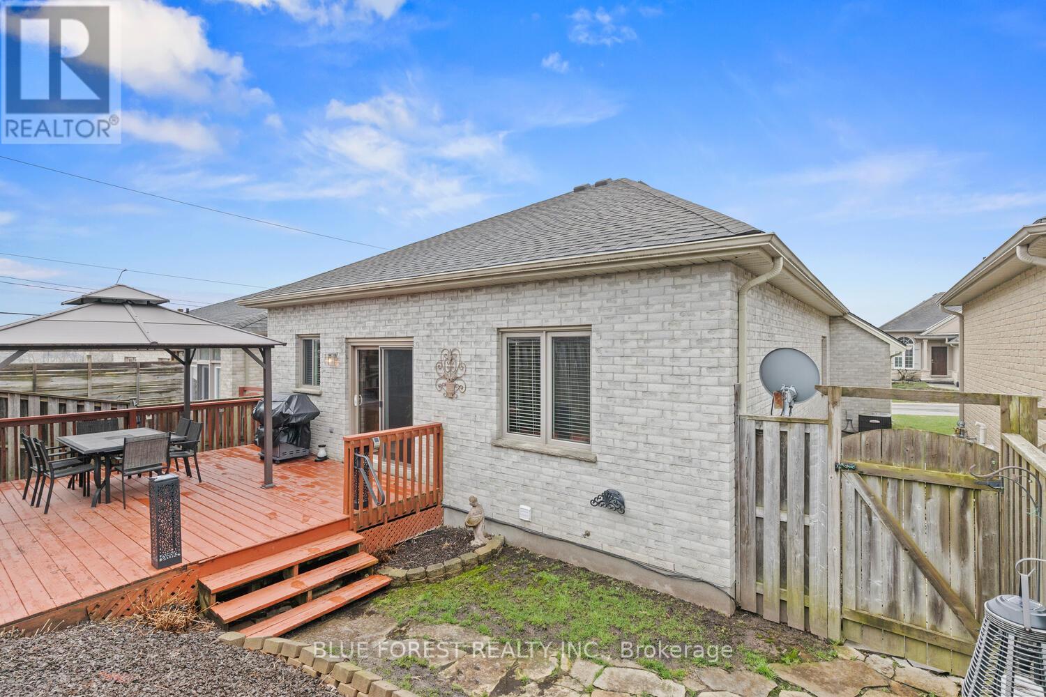 #4 2615 COLONEL TALBOT ROAD - 40