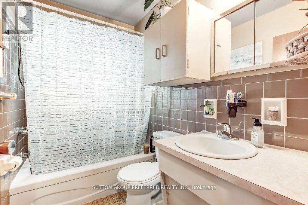 34 WEXFORD AVENUE - 7