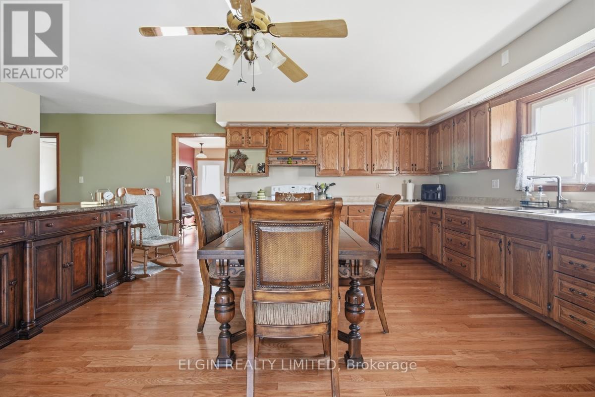 9022 IONA ROAD - 18