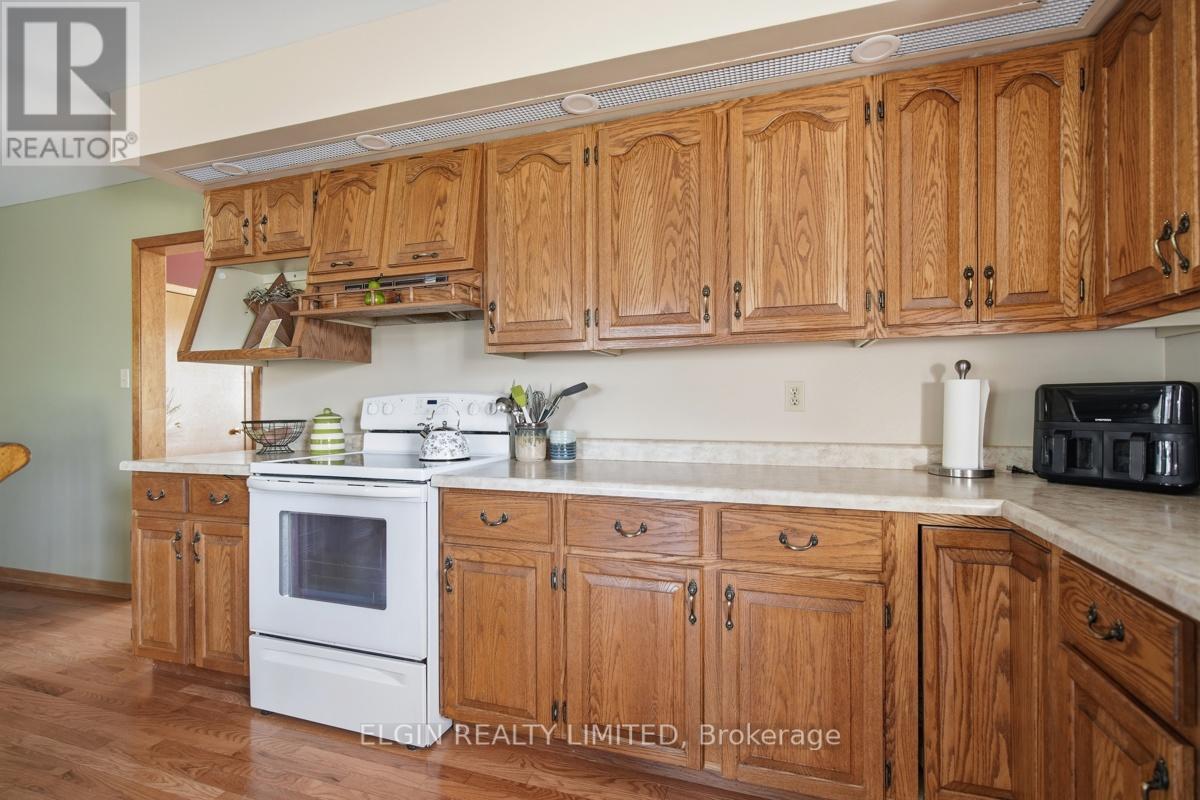 9022 IONA ROAD - 19