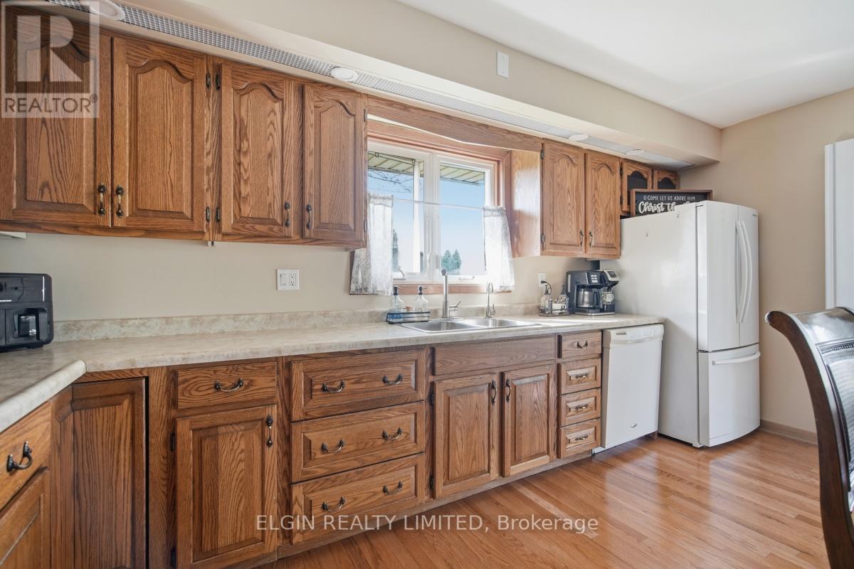 9022 IONA ROAD - 20