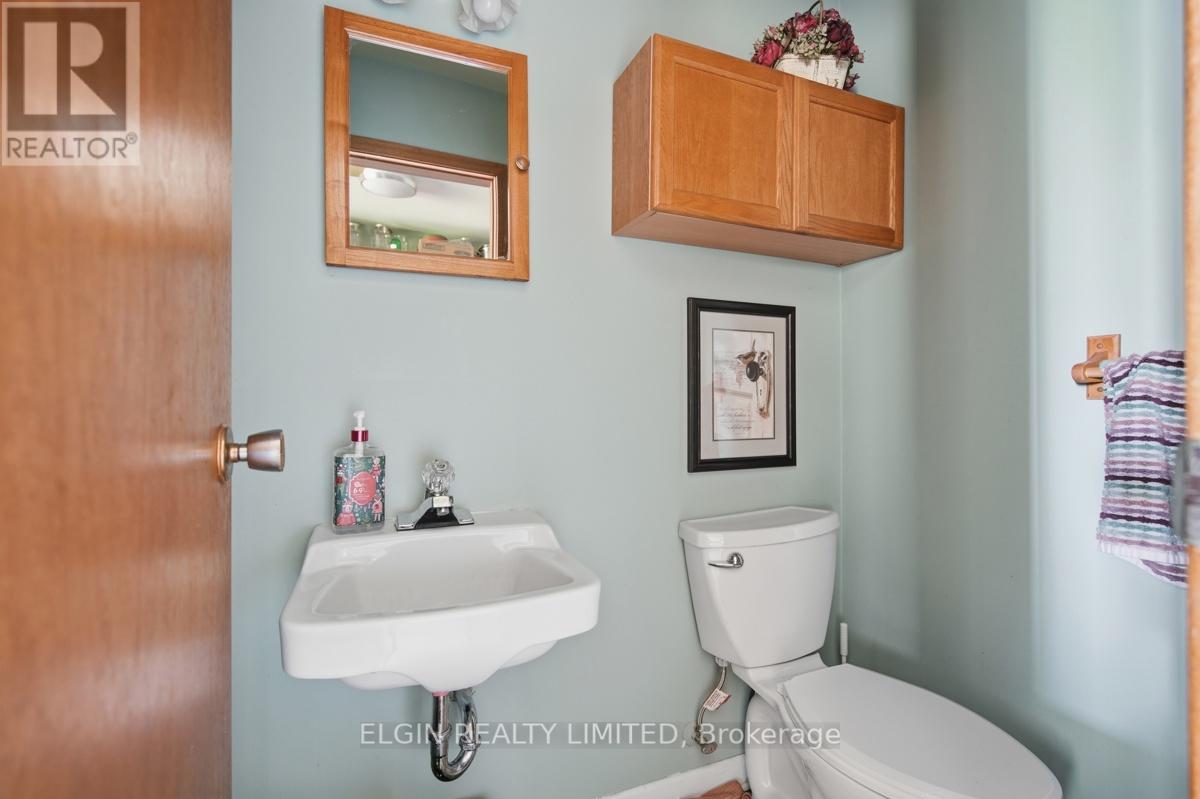 9022 IONA ROAD - 22