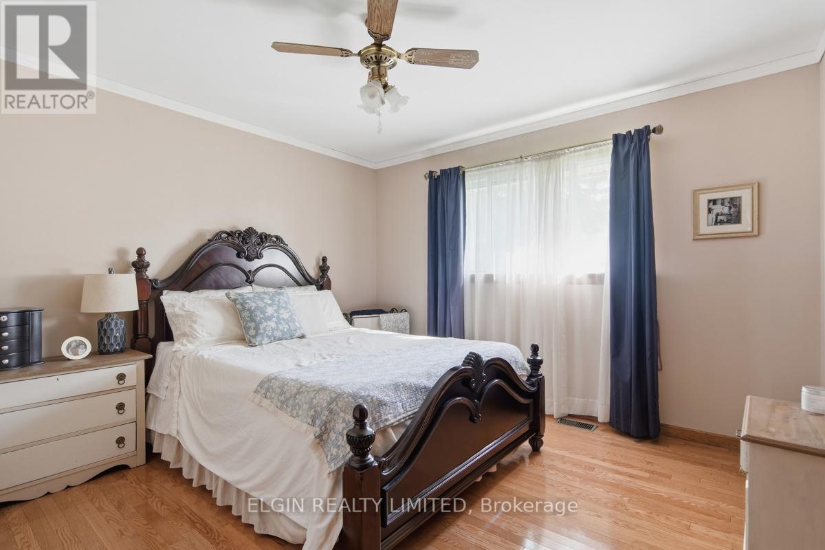 9022 IONA ROAD - 23
