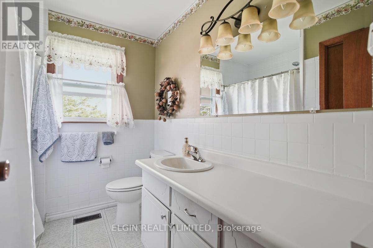 9022 IONA ROAD - 27