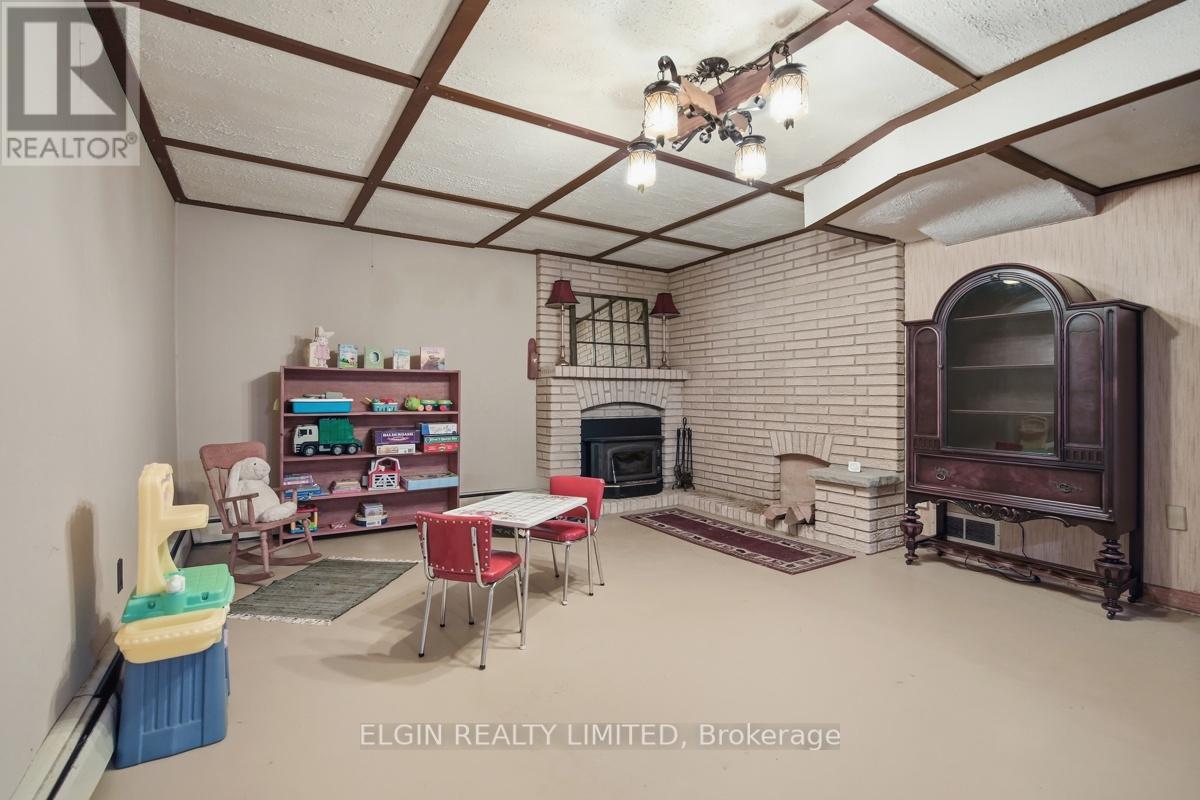9022 IONA ROAD - 32