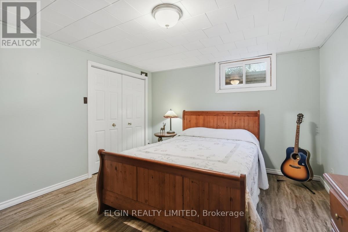 9022 IONA ROAD - 37