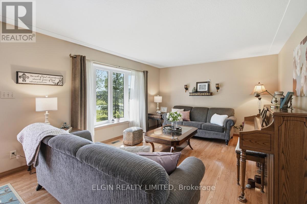 9022 IONA ROAD - 9