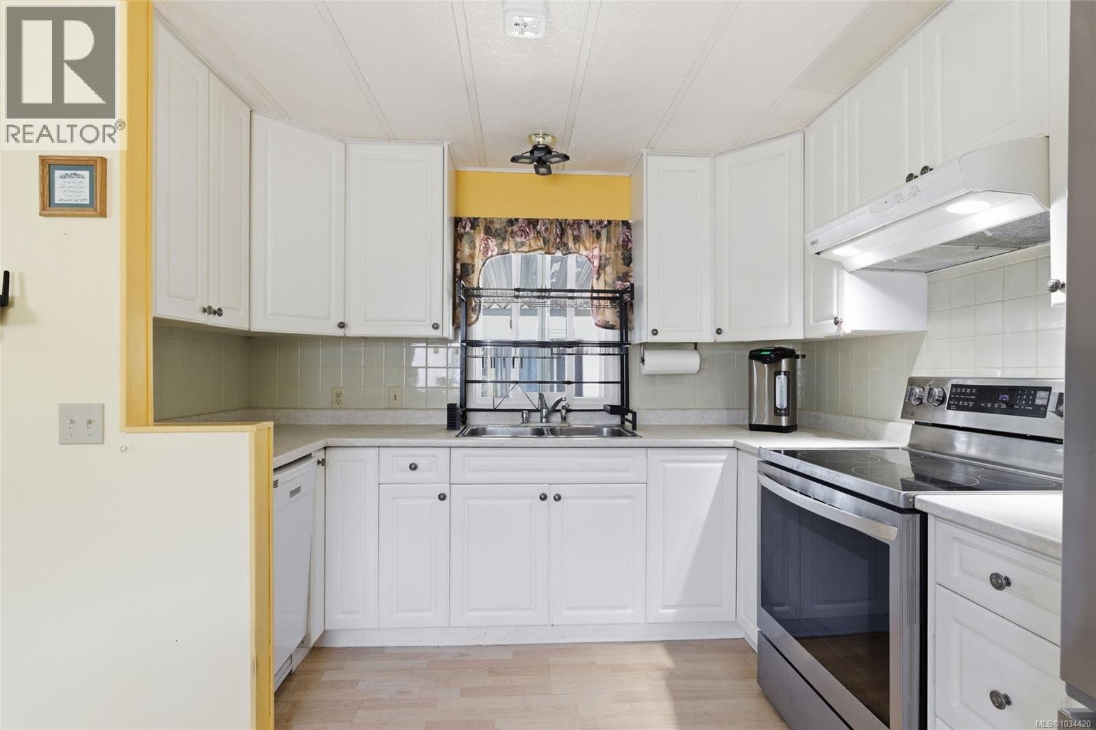 #38 150 Corfield St N - 13