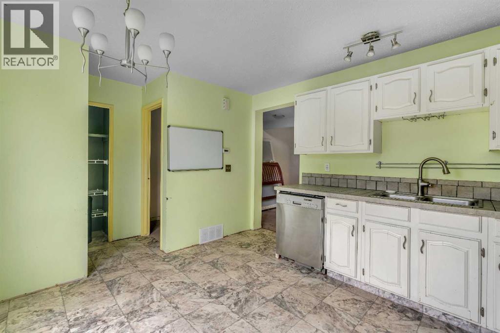 37 Templeby Way NE - 12