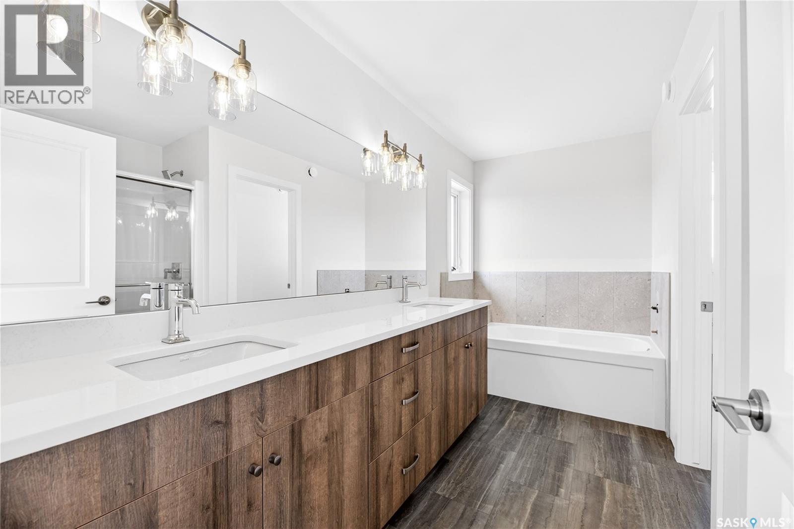 134 Emma CRESCENT - 23