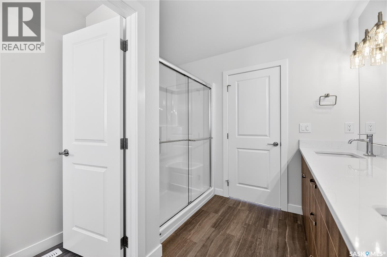 134 Emma CRESCENT - 24
