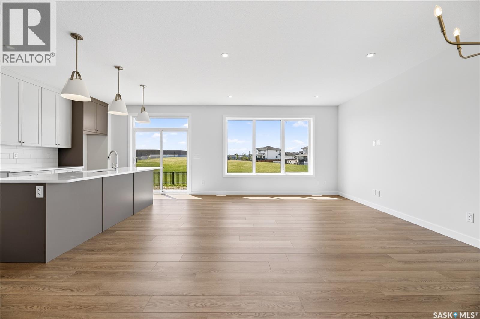134 Emma CRESCENT - 6