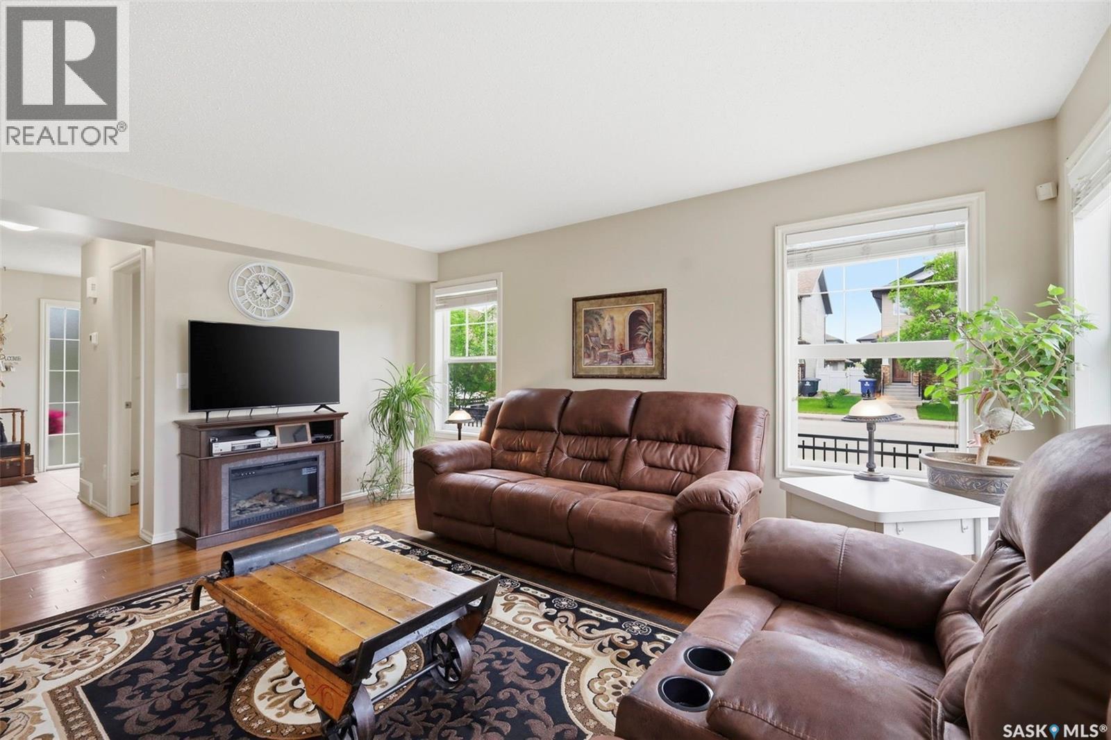 #312 105 Lynd CRESCENT - 6