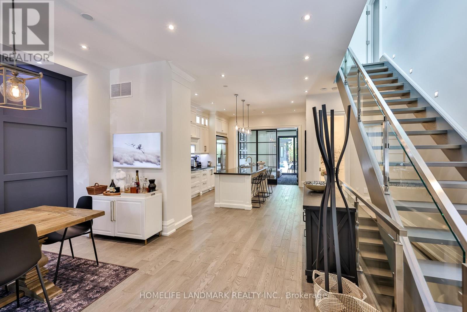 211 SOUTH KINGSWAY WAY - 9
