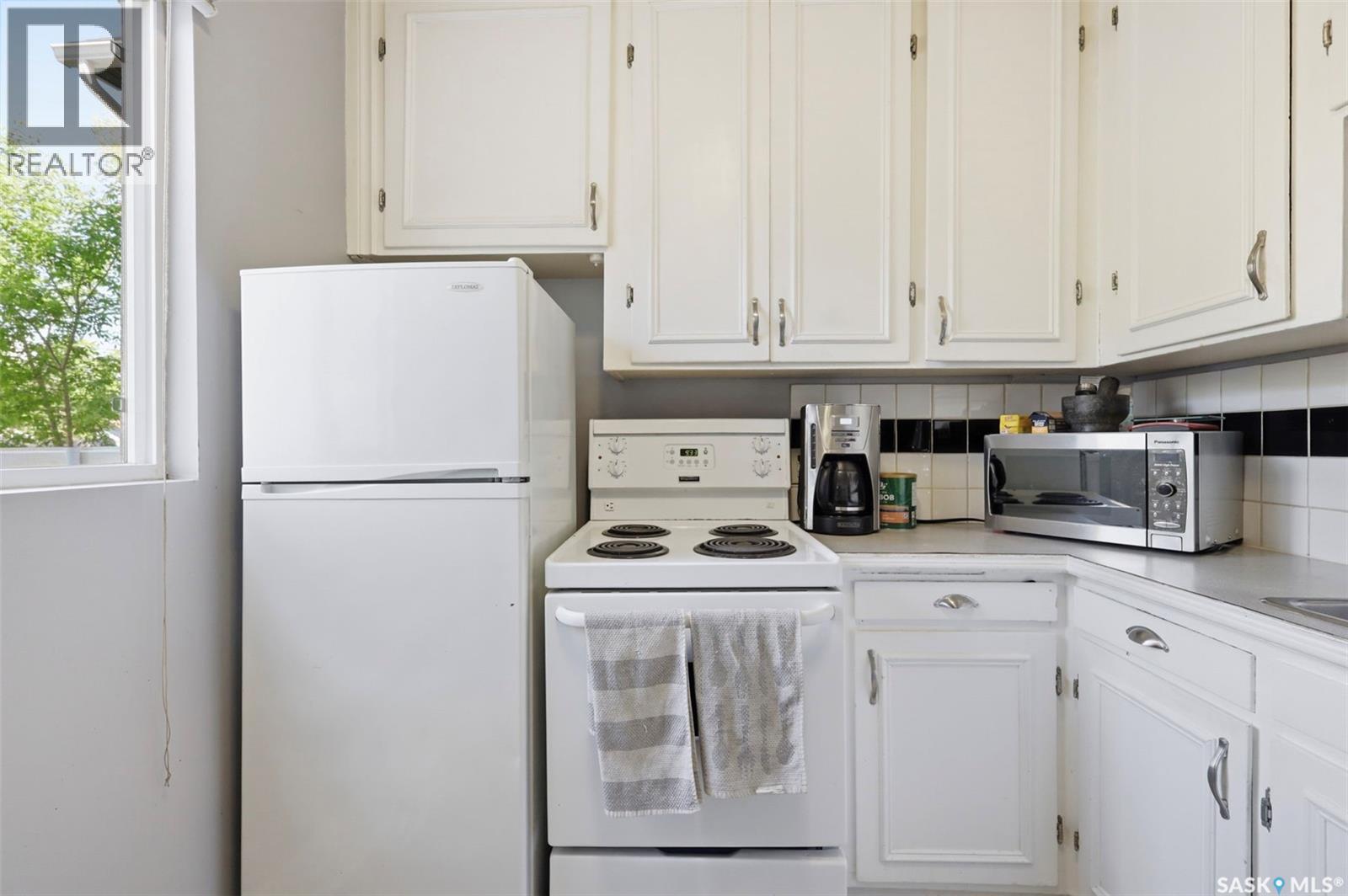 921 H AVENUE N - 10