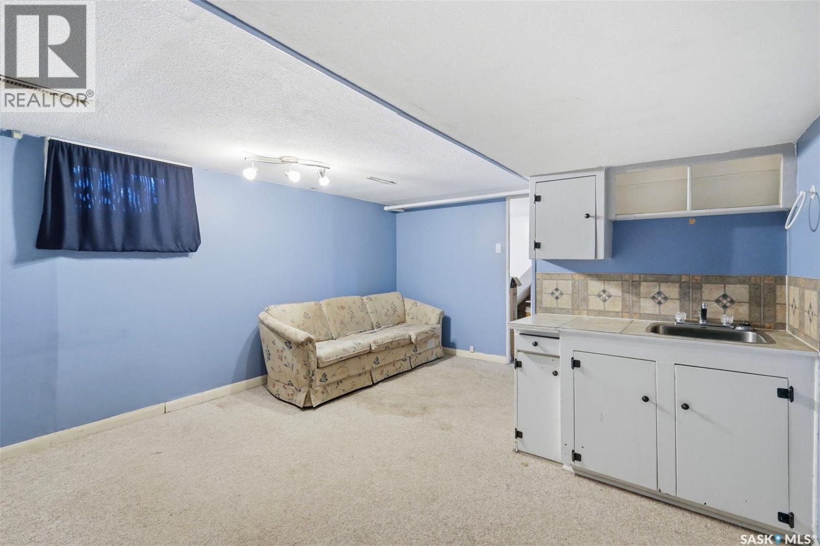 921 H AVENUE N - 18
